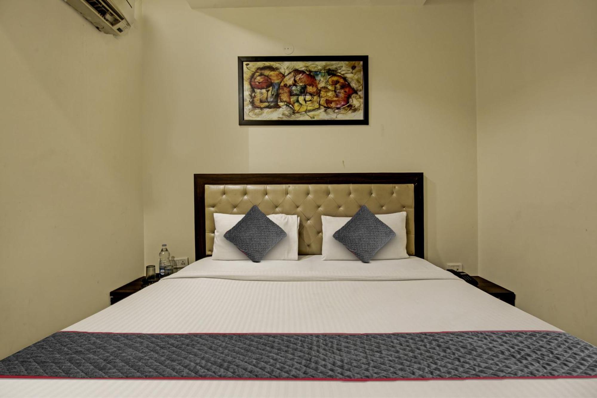 Townhouse Grand Inn Ghaziabad Exterior foto